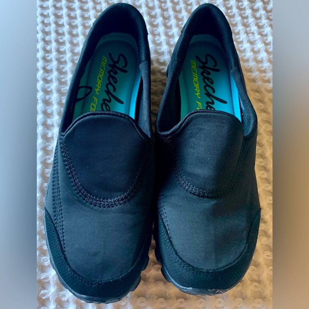 Sketchers Memory form Shoes